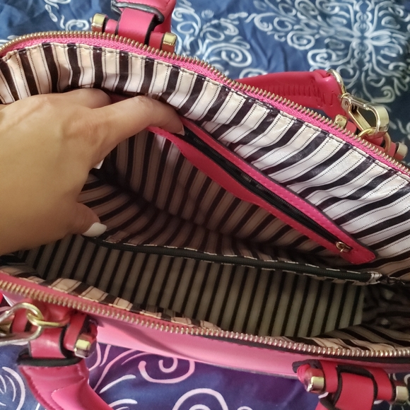 Pink purse - Picture 3 of 4